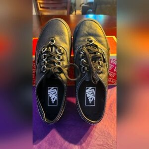 New in box Vans Leather 7.5W 6M